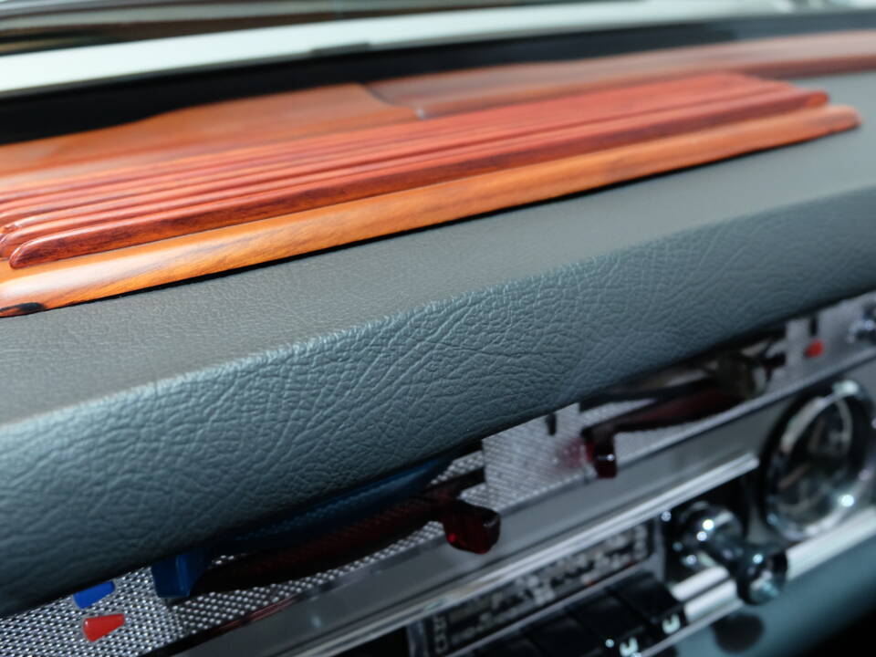 Image 28/50 of Mercedes-Benz 230 SL (1964)