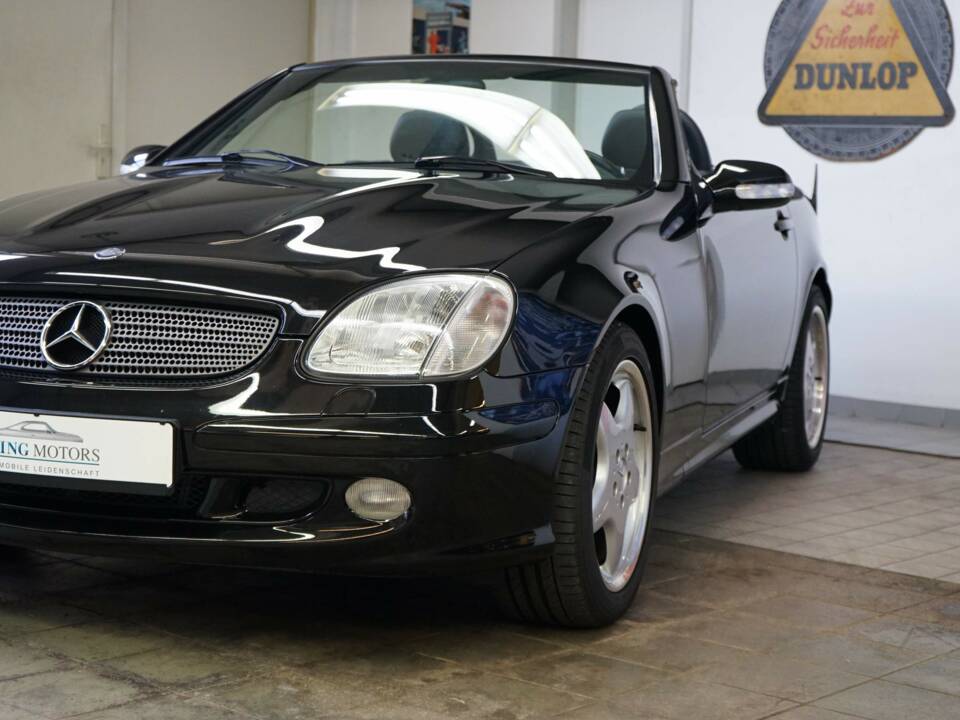 Image 6/33 de Mercedes-Benz SLK 320 (2000)