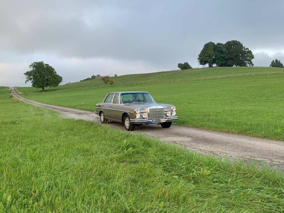 Bild 29/30 von Mercedes-Benz 300 SEL 3.5 (1971)