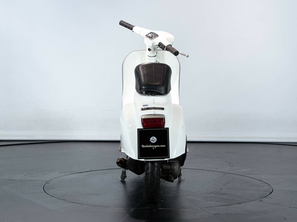 Immagine 7/50 di Piaggio Vespa 50 Special (1972)