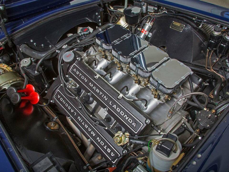 Image 19/20 of Aston Martin DBS V8 (1971)