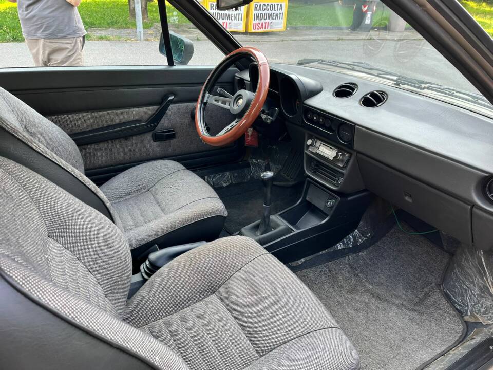 Bild 18/26 von Alfa Romeo Alfasud 1.3 Sprint (1987)