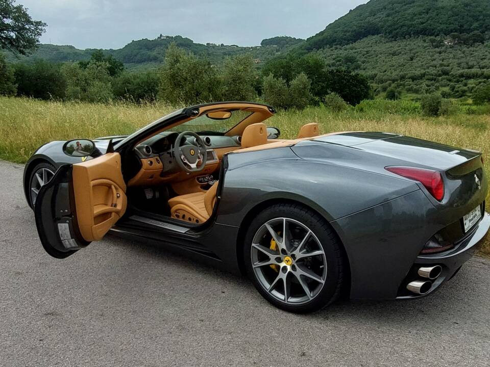 Immagine 7/11 di Ferrari California (2010)