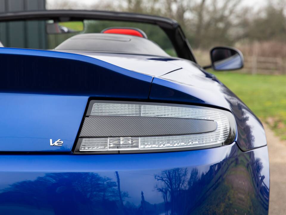 Bild 35/85 von Aston Martin V12 Vantage AMR Roadster (2018)