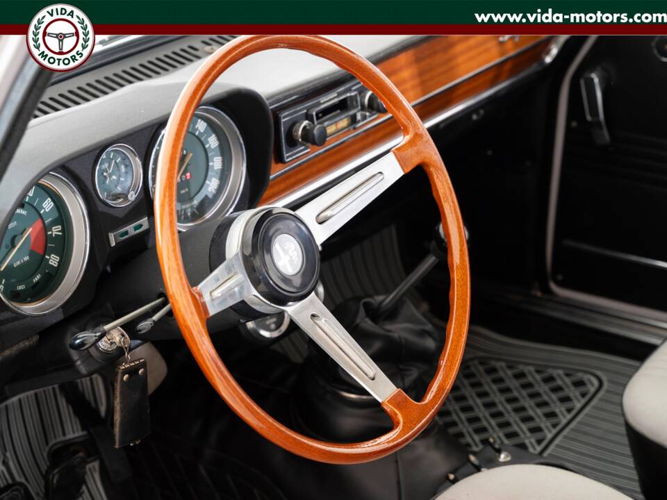 Image 9/15 of Alfa Romeo Giulia 1600 Super Biscione (1969)