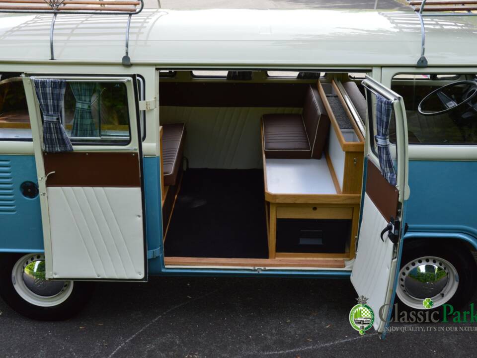 Bild 6/12 von Volkswagen T2b Camper (1976)