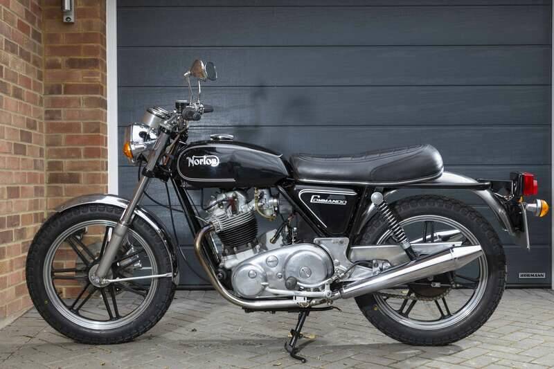 Image 2/30 of Norton Commando 750 Roadster (1972)