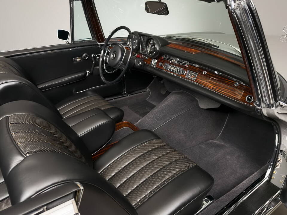 Bild 31/43 von Mercedes-Benz 250 SE (1967)