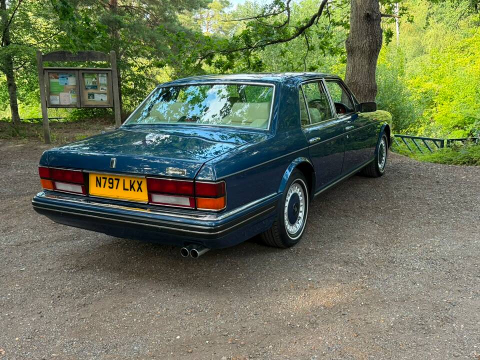 Image 13/46 of Rolls-Royce Silver Spirit III (1996)