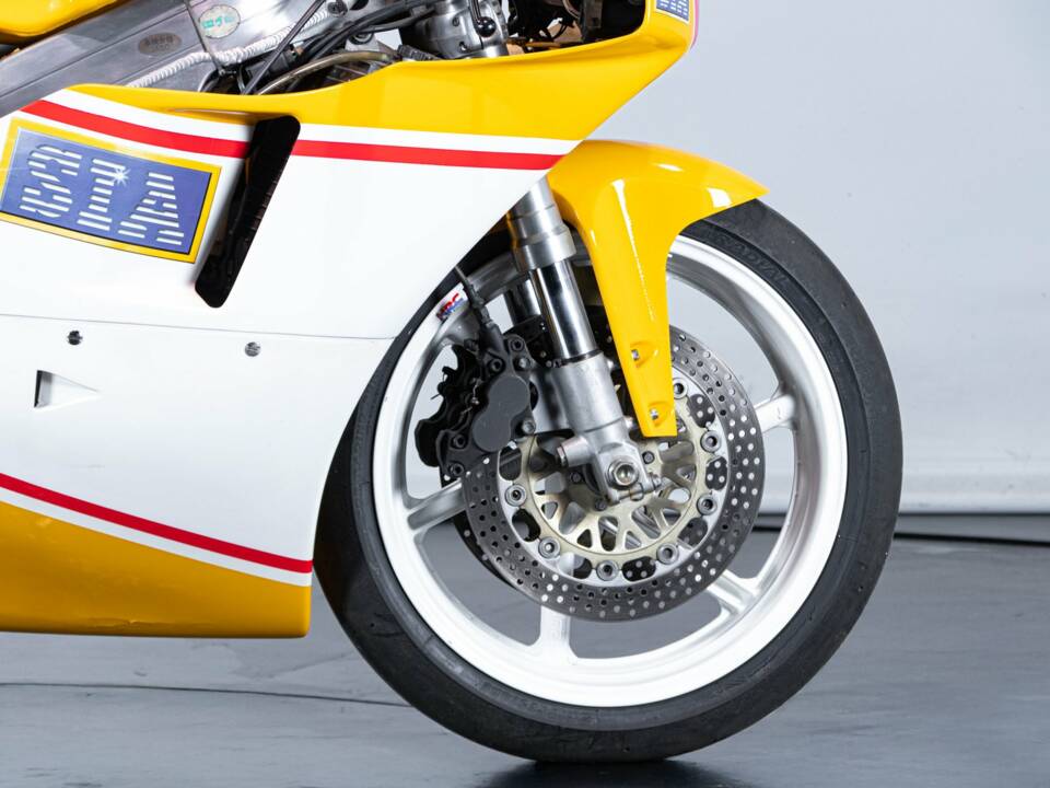 Bild 34/50 von Honda DUMMY (1992)