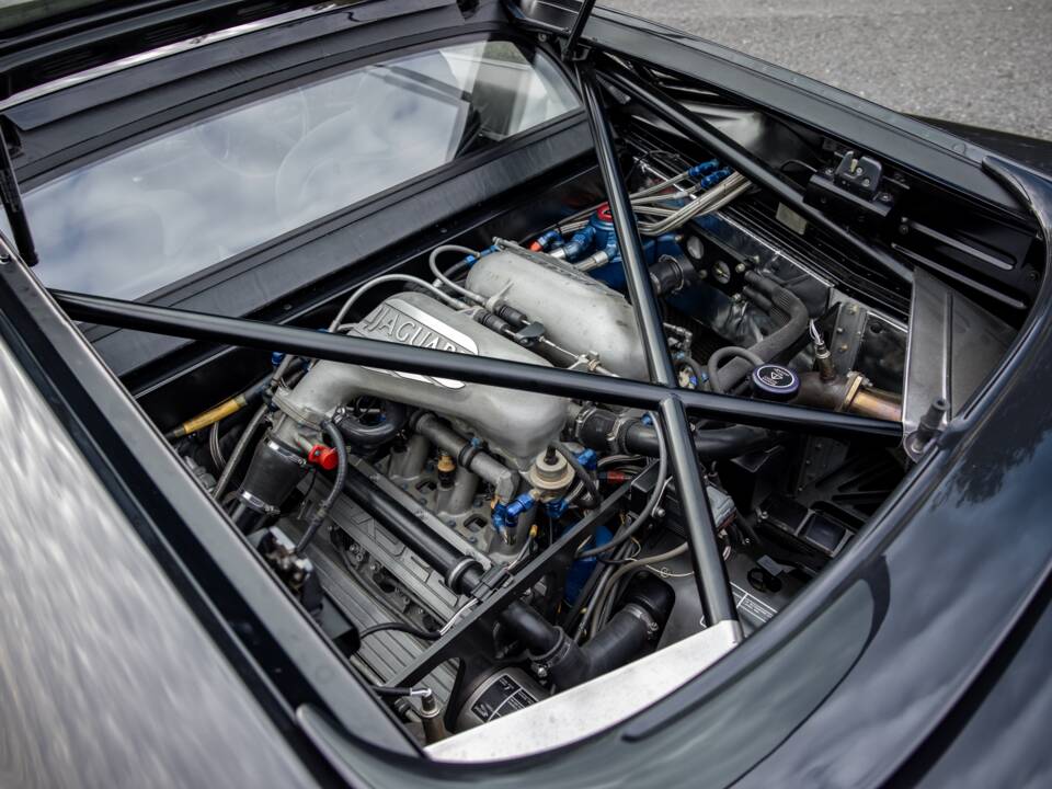 Image 5/60 of Jaguar XJ 220 (1992)