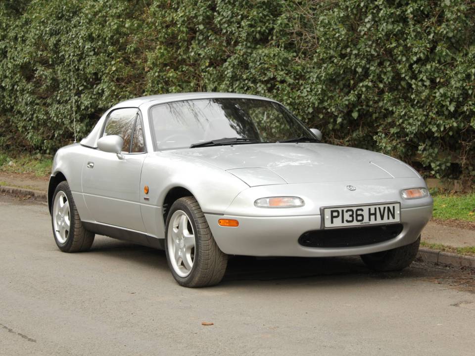 Image 1/17 of Mazda MX 5 (1997)