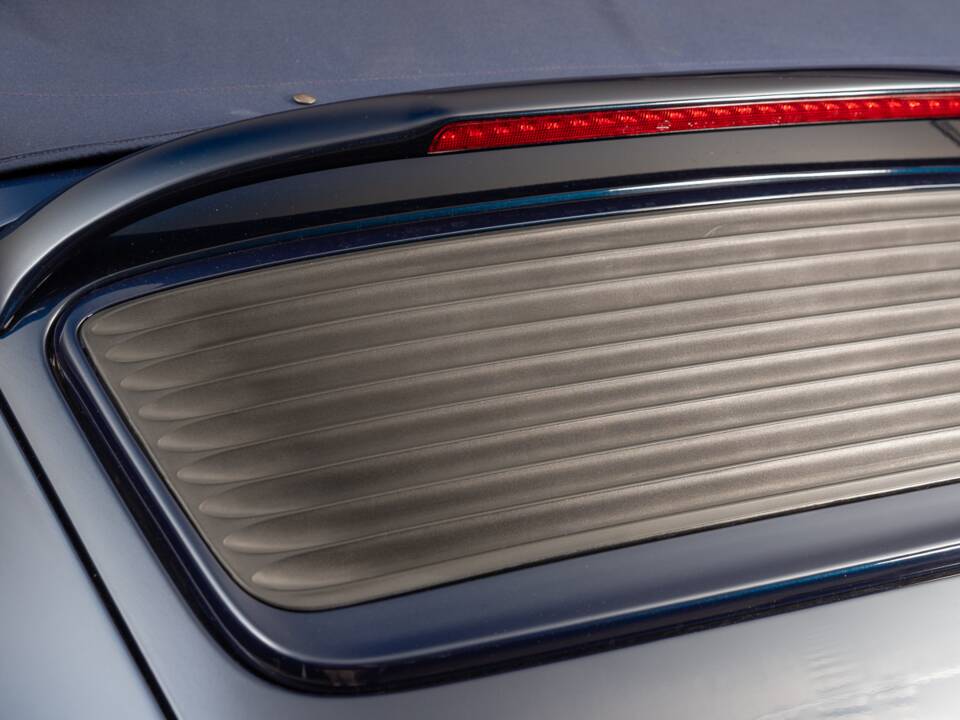 Image 18/25 of Porsche 911 Carrera (1997)