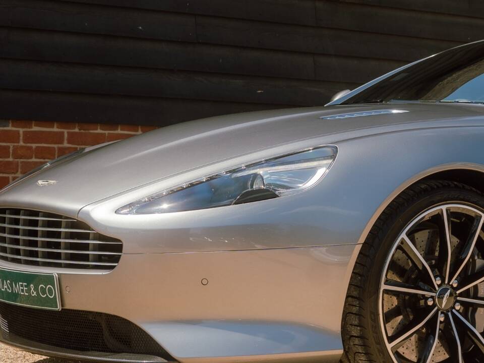 Image 24/96 of Aston Martin DB 9 GT "Bond Edition" (2015)