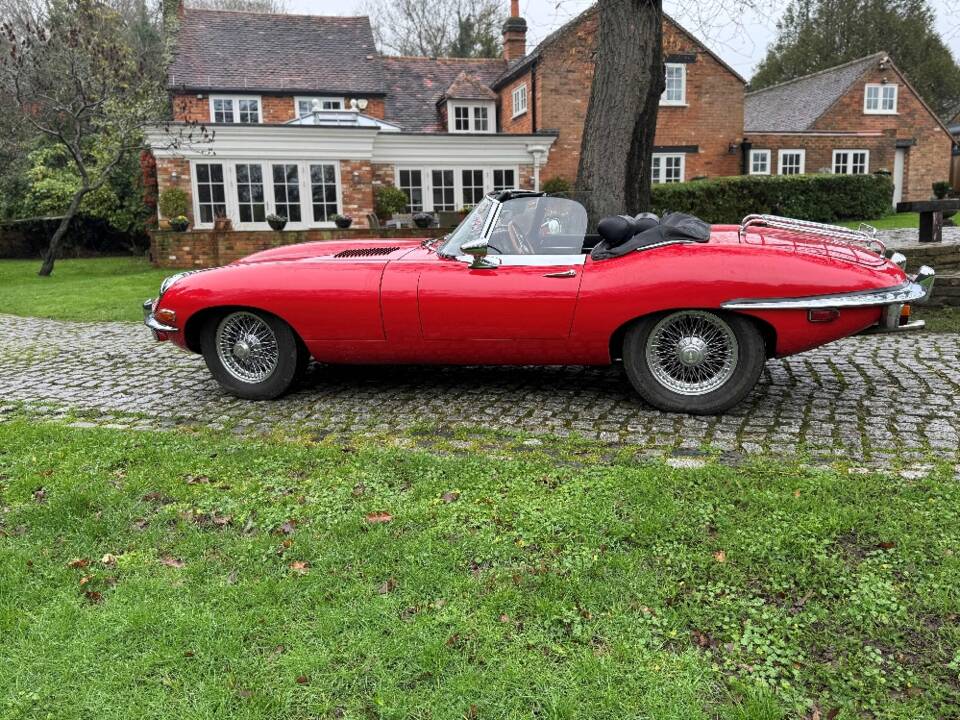 Image 13/29 de Jaguar E-Type (1969)