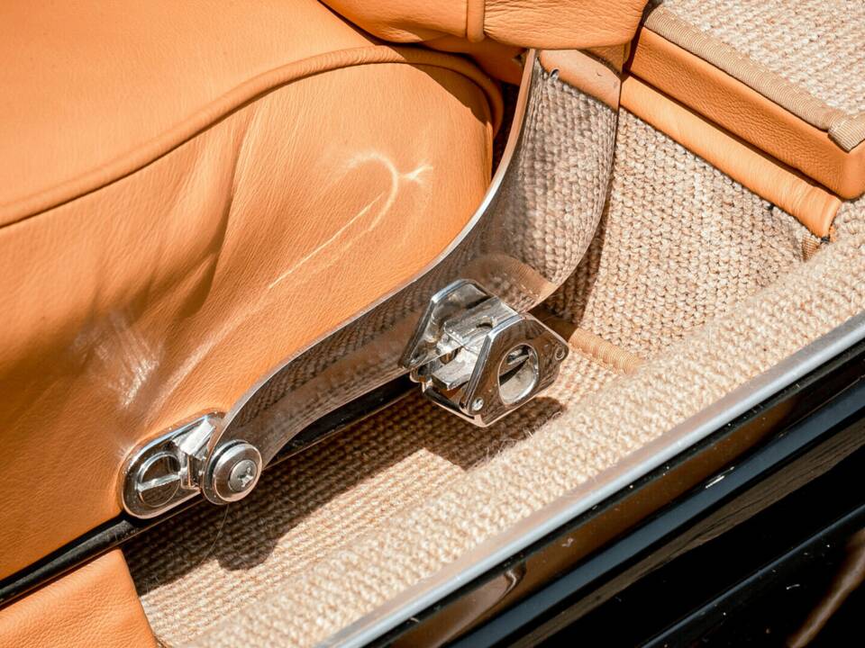 Image 24/42 of Mercedes-Benz 190 SL (1961)