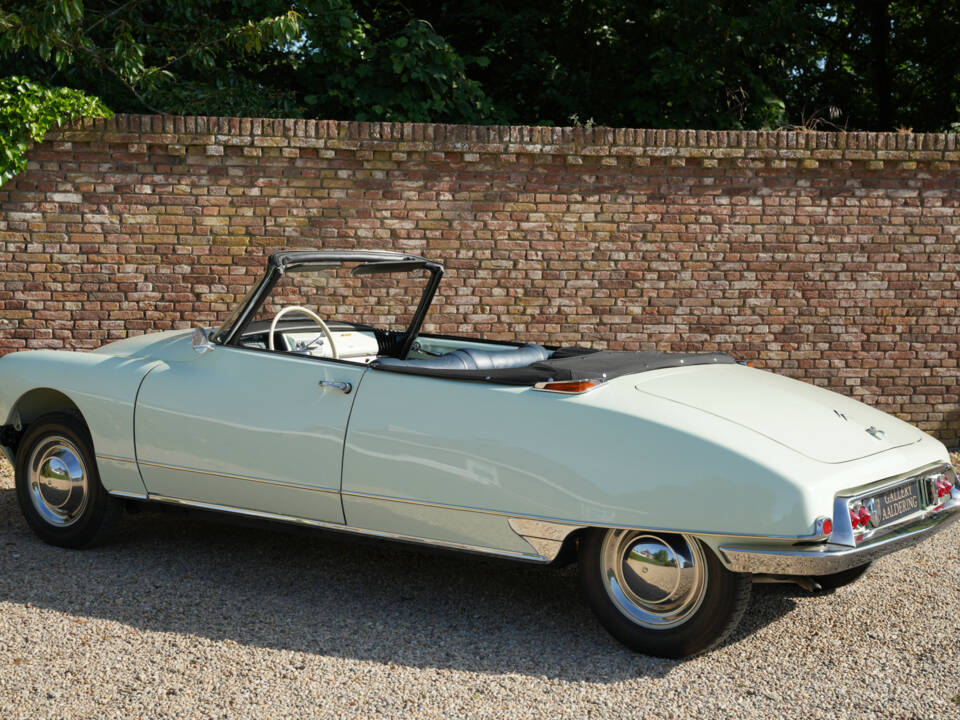 Imagen 22/50 de Citroën ID 19 Usine (1963)
