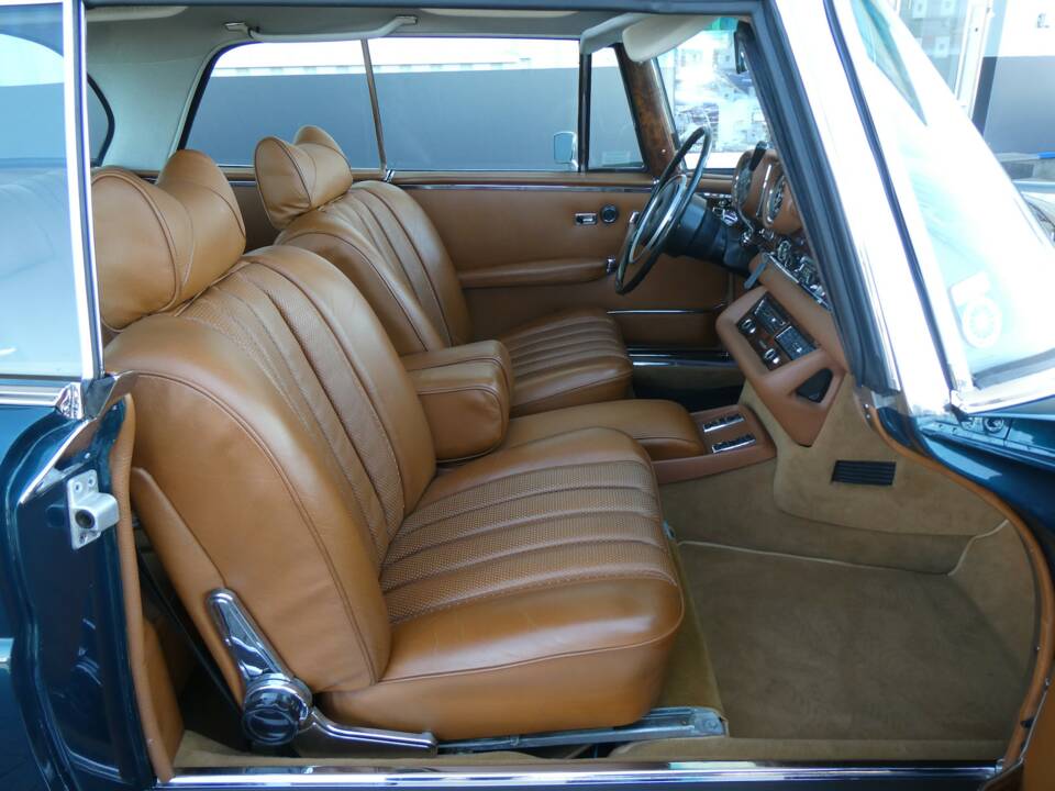 Image 11/20 of Mercedes-Benz 280 SE 3,5 (1971)