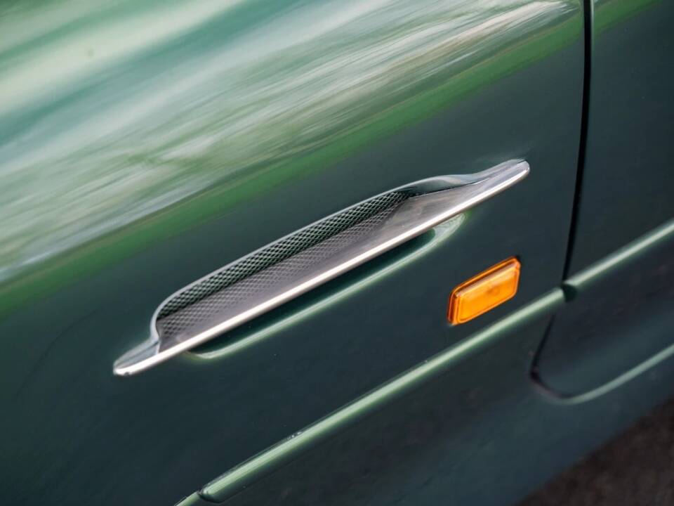 Image 9/27 de Aston Martin DB 7 Vantage (1999)
