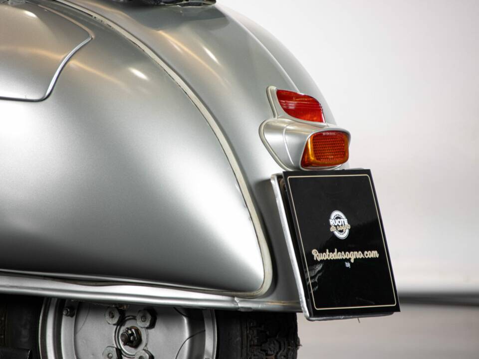 Bild 16/50 von Piaggio Vespa 150 GS (1958)