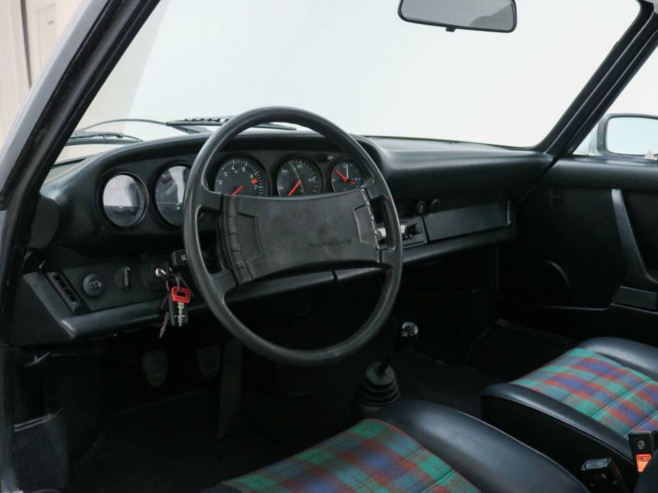 Bild 7/18 von Porsche 911 2.7 (1976)