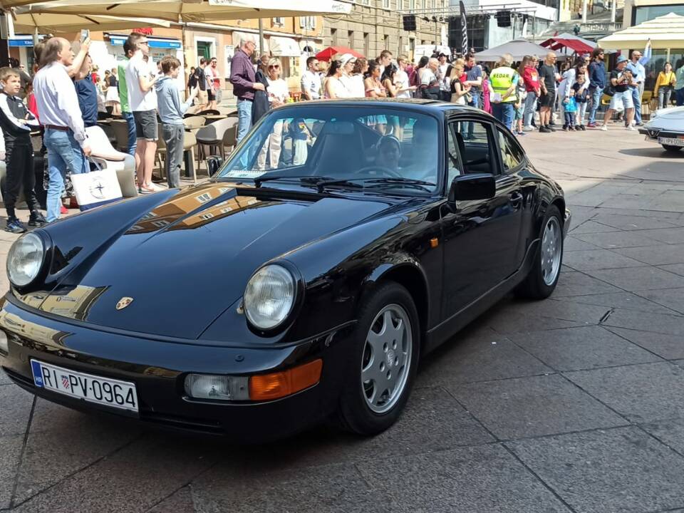 Bild 10/18 von Porsche 911 Carrera 4 (1991)