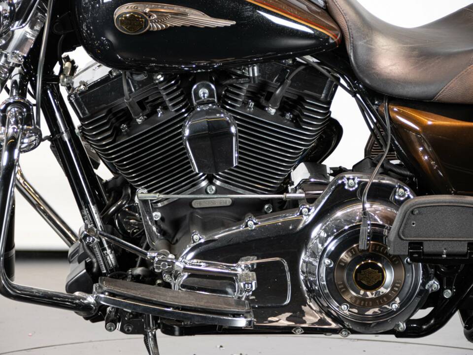 Bild 38/50 von Harley-Davidson DUMMY (2013)