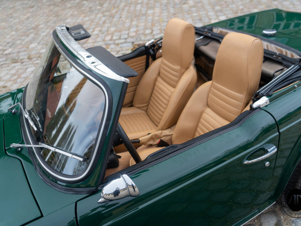 Image 10/53 de Triumph TR 6 (1969)