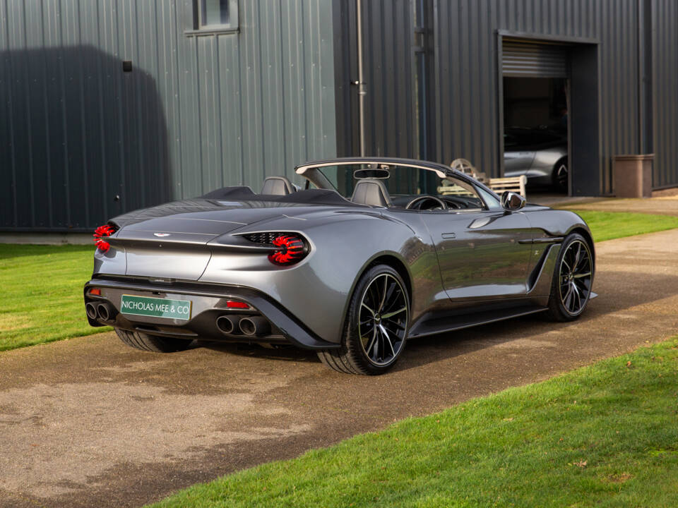 Image 35/99 of Aston Martin Vanquish Zagato Volante (2017)