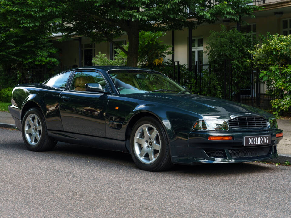 Image 2/43 de Aston Martin V8 Vantage V550 (1999)