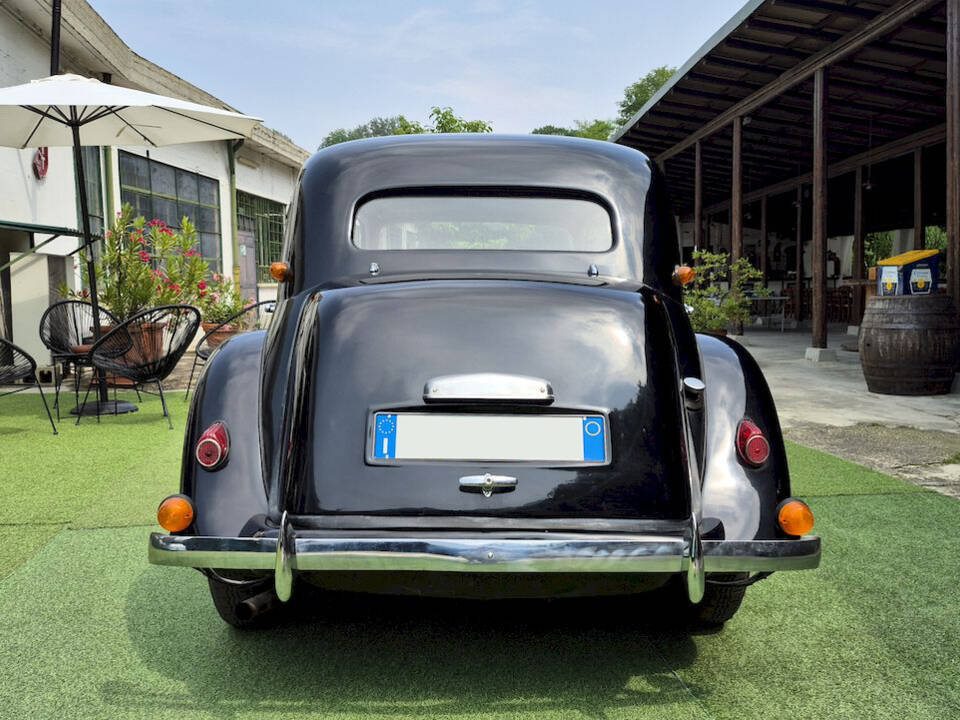 Image 11/47 of Citroën Traction Avant 11 BL (1955)