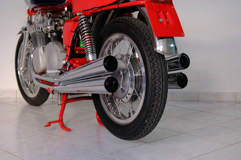 Image 66/99 of MV Agusta 750 Sport (1971)