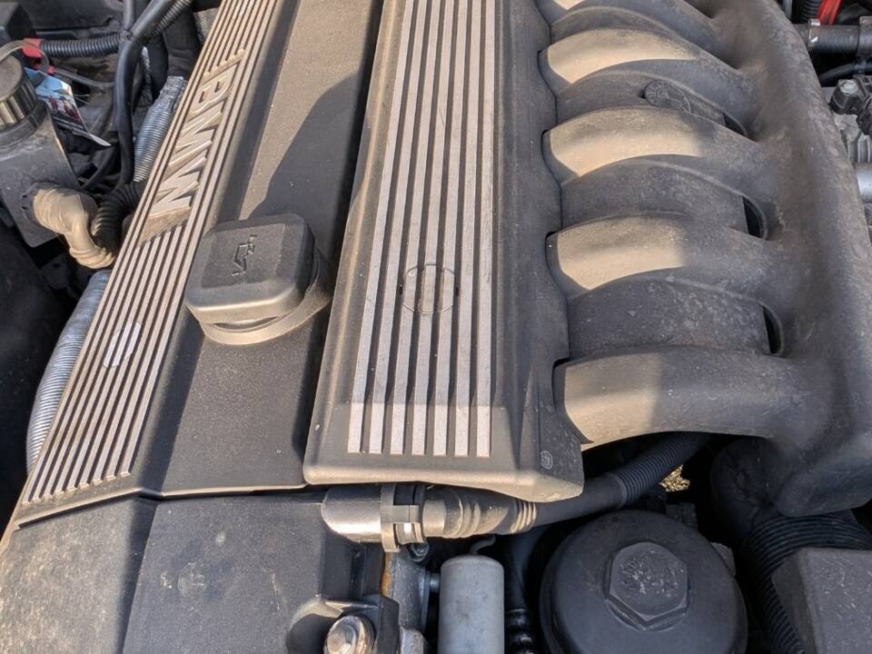 Immagine 27/72 di BMW 328i (1996)