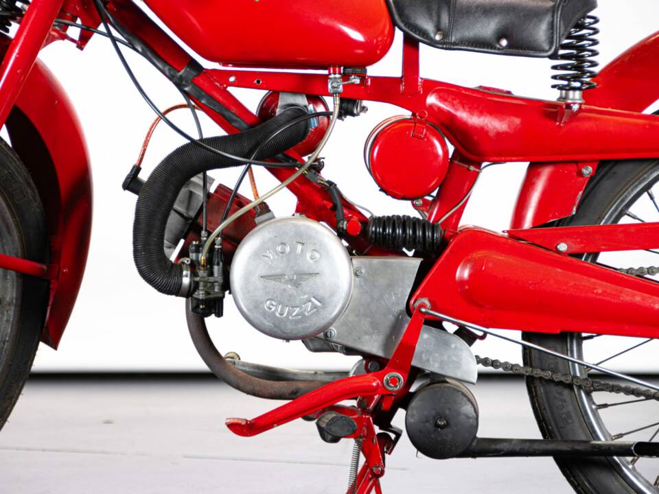 Image 11/42 of Moto Guzzi Motoleggera 65 (1954)