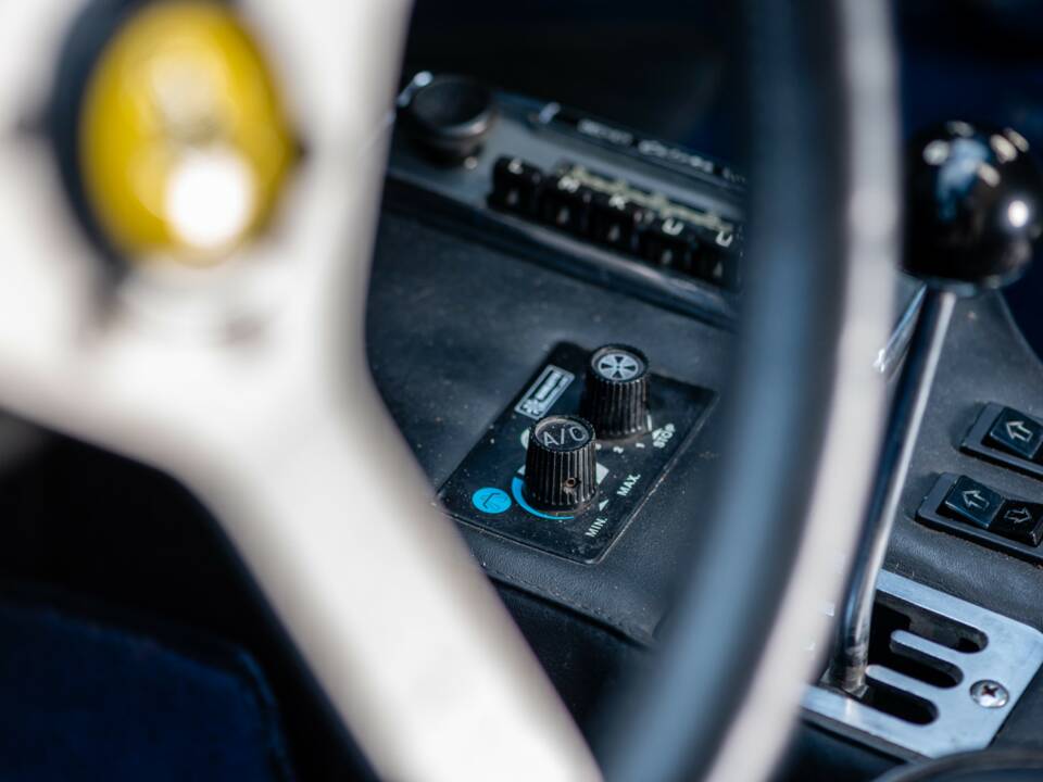 Image 23/50 of Ferrari Dino 308 GT4 (1977)
