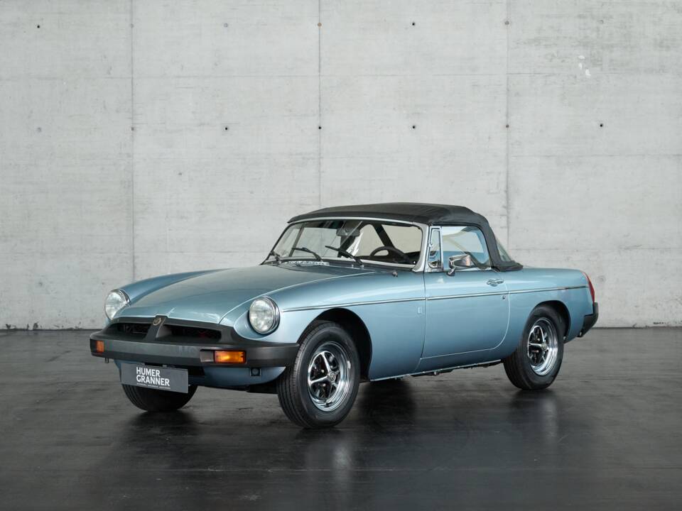Image 6/50 of MG MGB (1976)