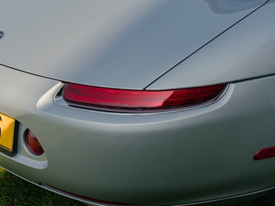 Image 155/185 of BMW Z8 (2001)