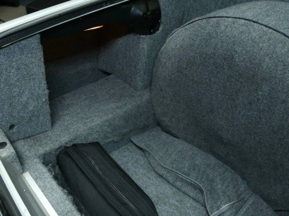 Image 41/50 de Jaguar XJS 5.3 V12 (1992)