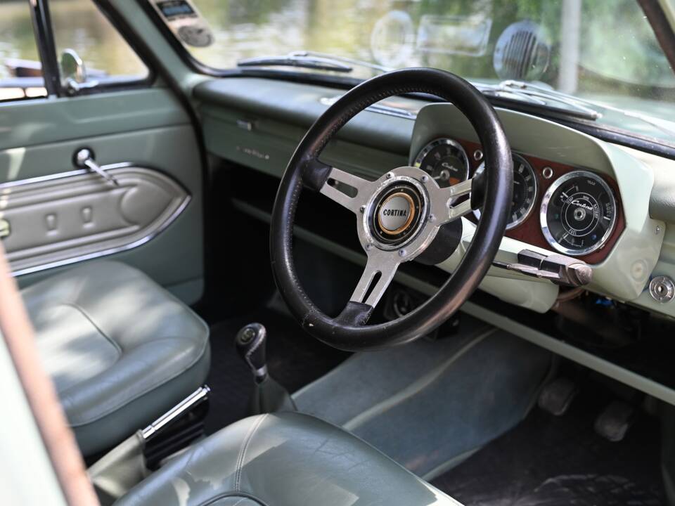 Immagine 7/18 di Ford Cortina GT (1964)
