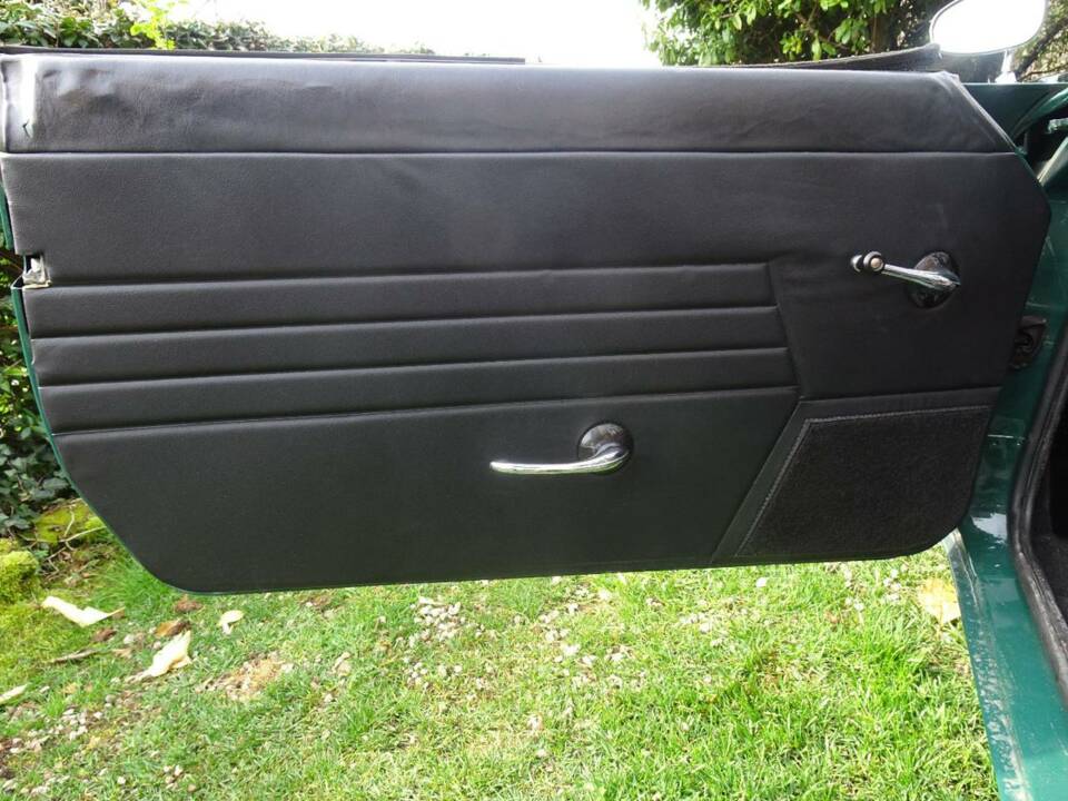 Image 24/49 of Triumph Spitfire Mk II (1965)