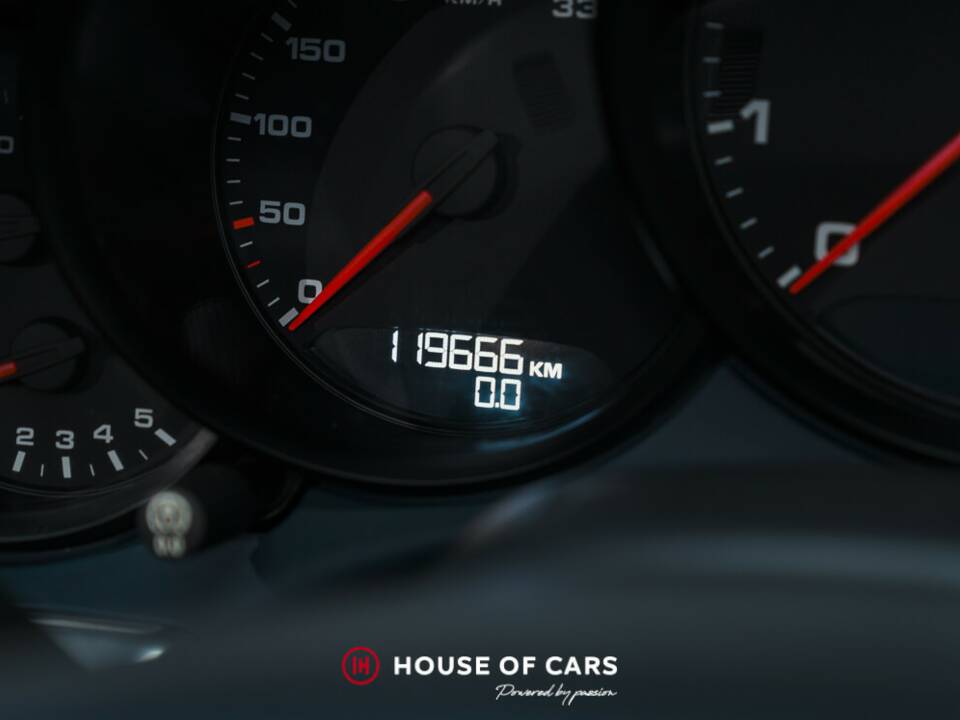 Image 23/24 of Porsche 911 Carrera (2012)