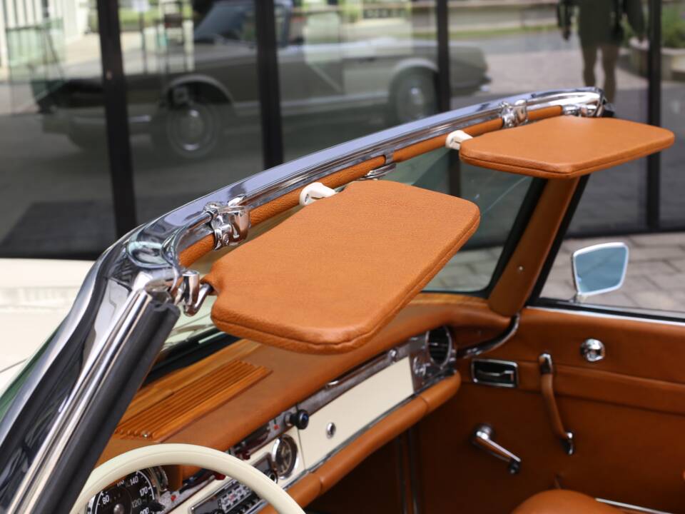 Imagen 35/50 de Mercedes-Benz 230 SL (1965)
