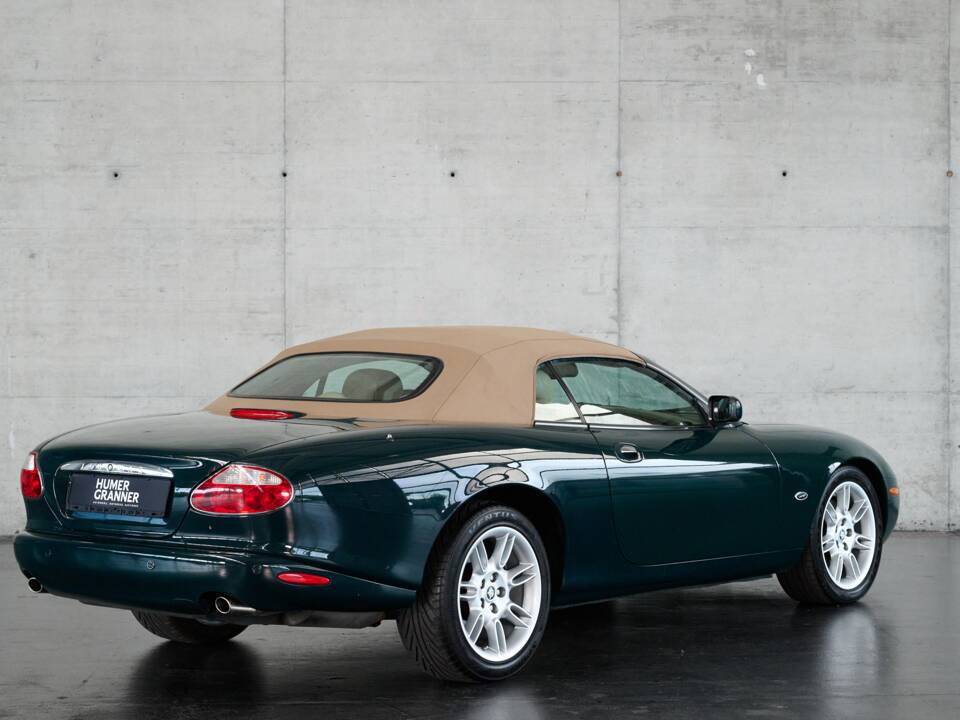 Bild 32/50 von Jaguar XK8 4.0 (2002)