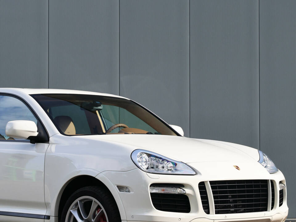 Bild 13/49 von Porsche Cayenne GTS (2009)
