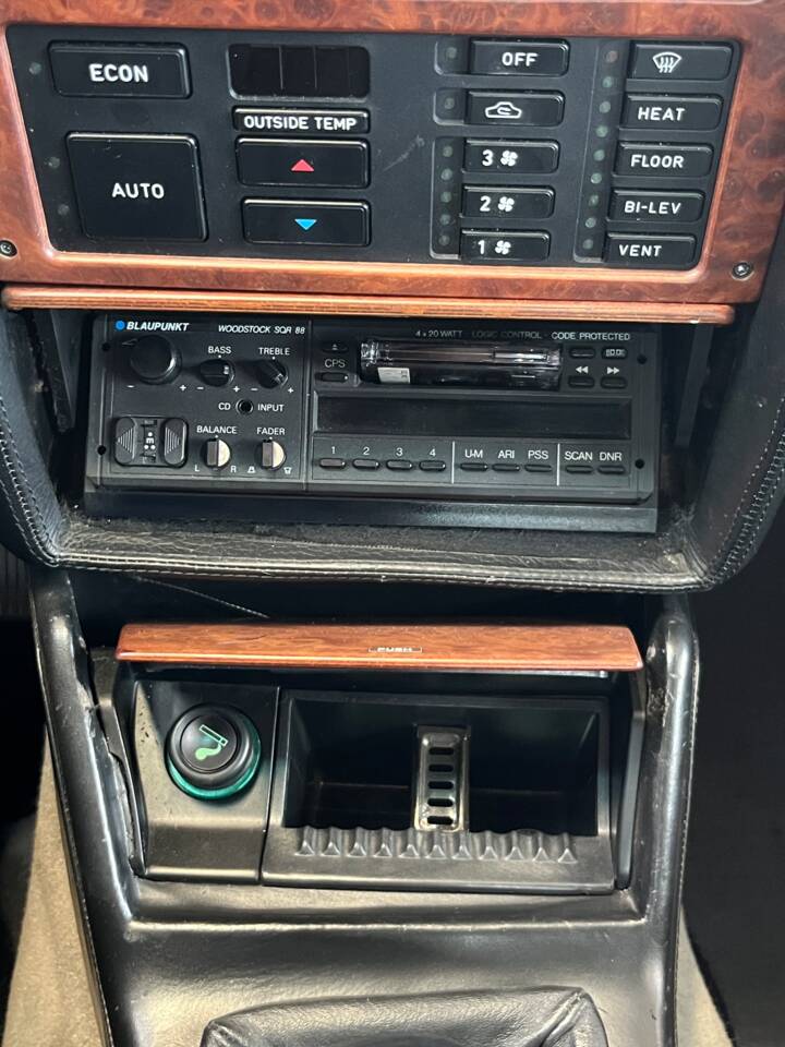 Image 4/47 of Lancia Thema 8.32 (1989)