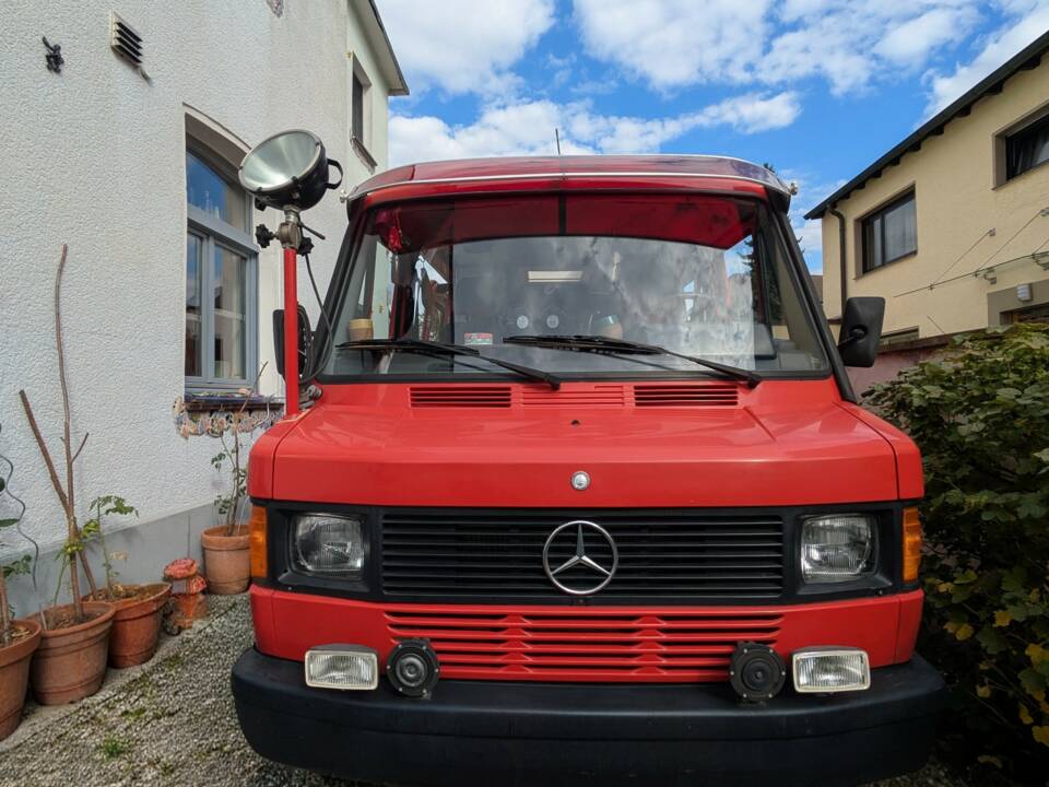 Immagine 25/27 di Mercedes-Benz T1 310 (1993)