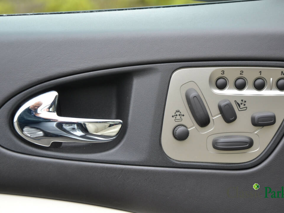 Image 16/50 de Jaguar XK 4.2 (2006)
