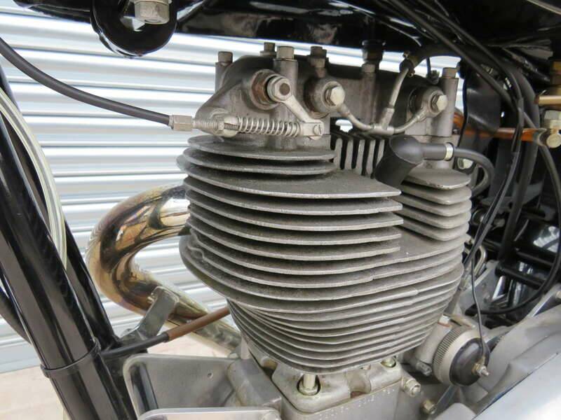 Image 21/45 of BSA DB 32 Gold Star (1959)