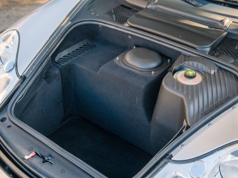 Bild 33/37 von Porsche 911 GT2 (2003)