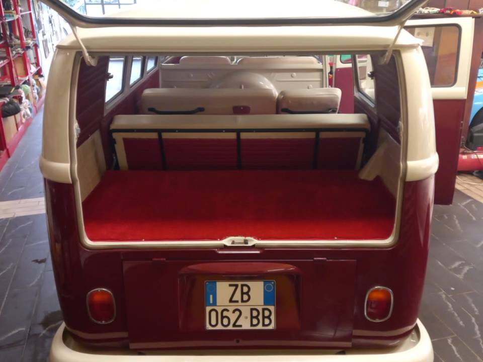 Immagine 17/23 di Volkswagen T1 minibus (1964)